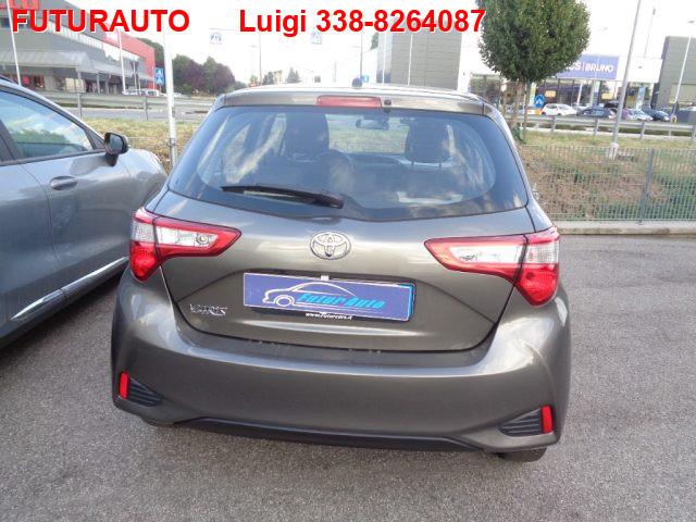 TOYOTA Yaris 1.5 5 porte Active