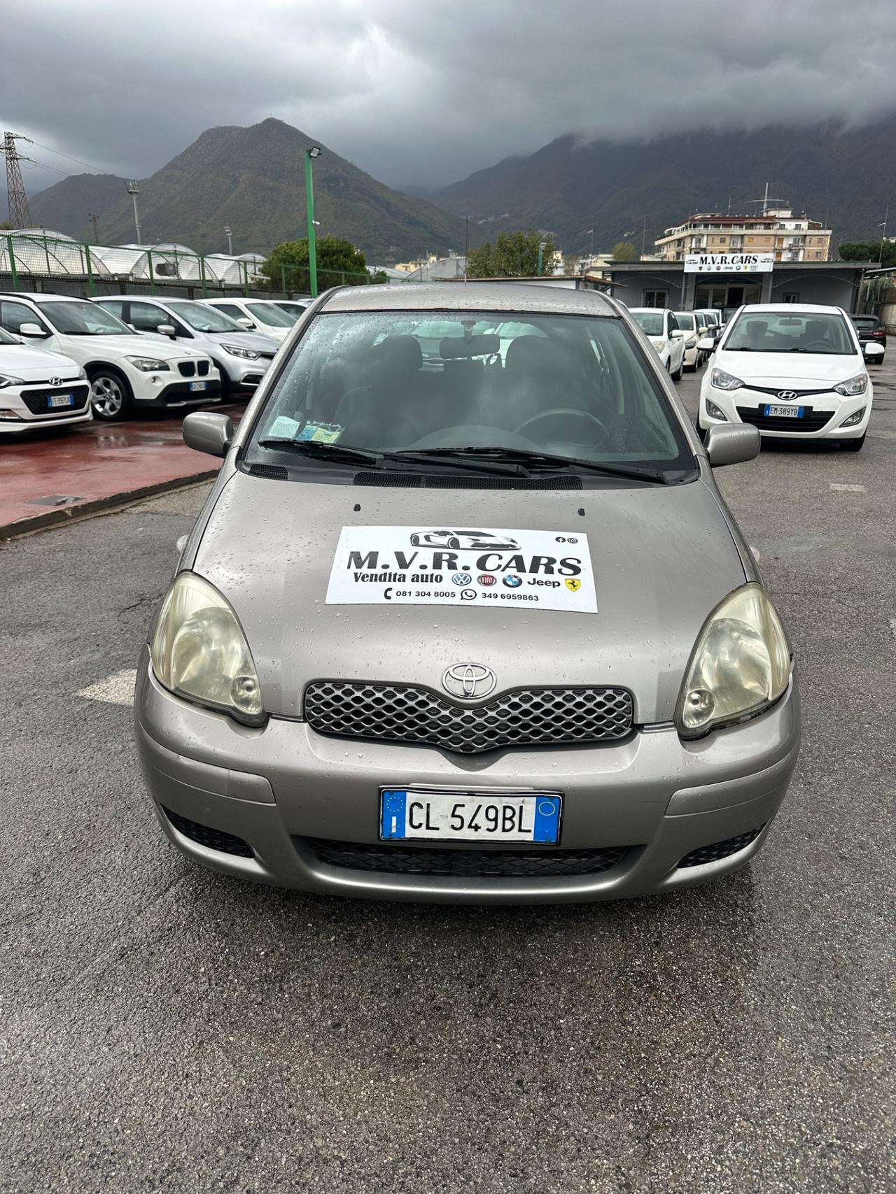 Toyota Yaris 1.0i 16V cat 5 porte Sol