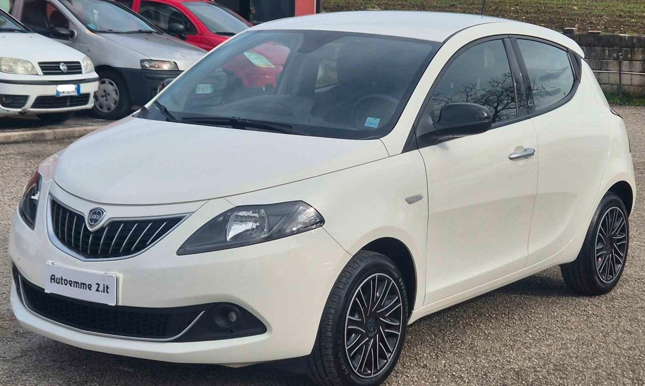 Lancia Ypsilon 1.2 69 CV 5 porte GPL Ecochic Gold casa madre