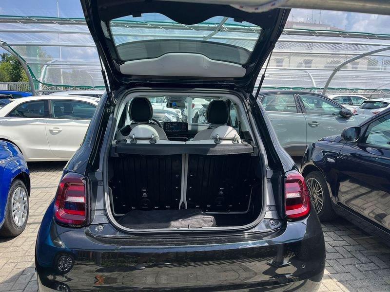 FIAT 500 500e 3+1 42 kWh La Prima