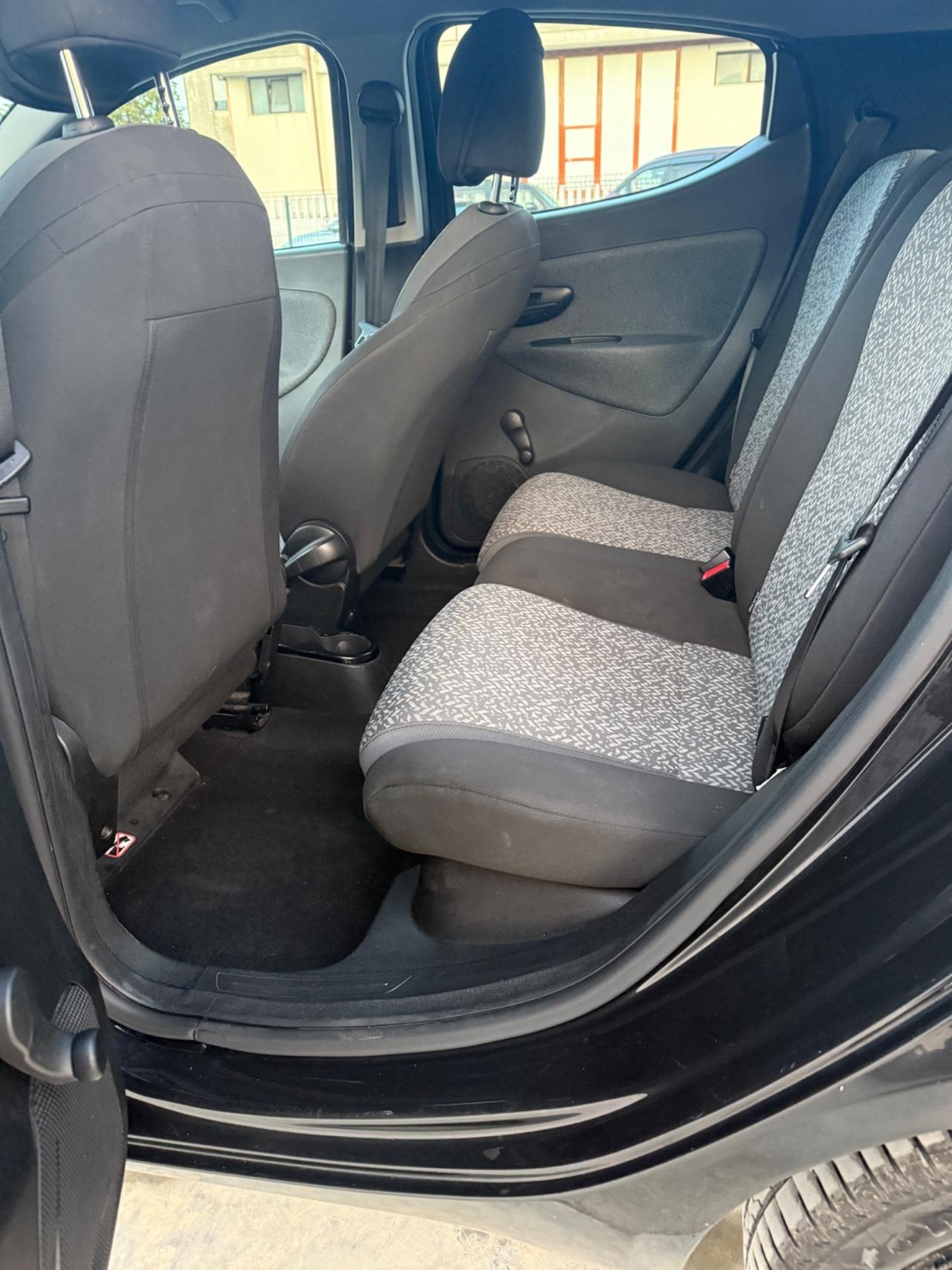 Lancia Ypsilon 1.0 FireFly 5 porte S&S Hybrid Ecochic Gold