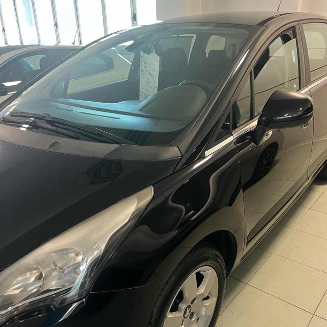 PEUGEOT 5008 1.6 HDi 115CV Active