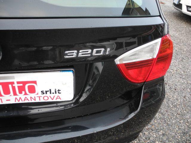 BMW 320 i Touring - PELLE - TETTO APRIBILE - LEGGERE NOTE
