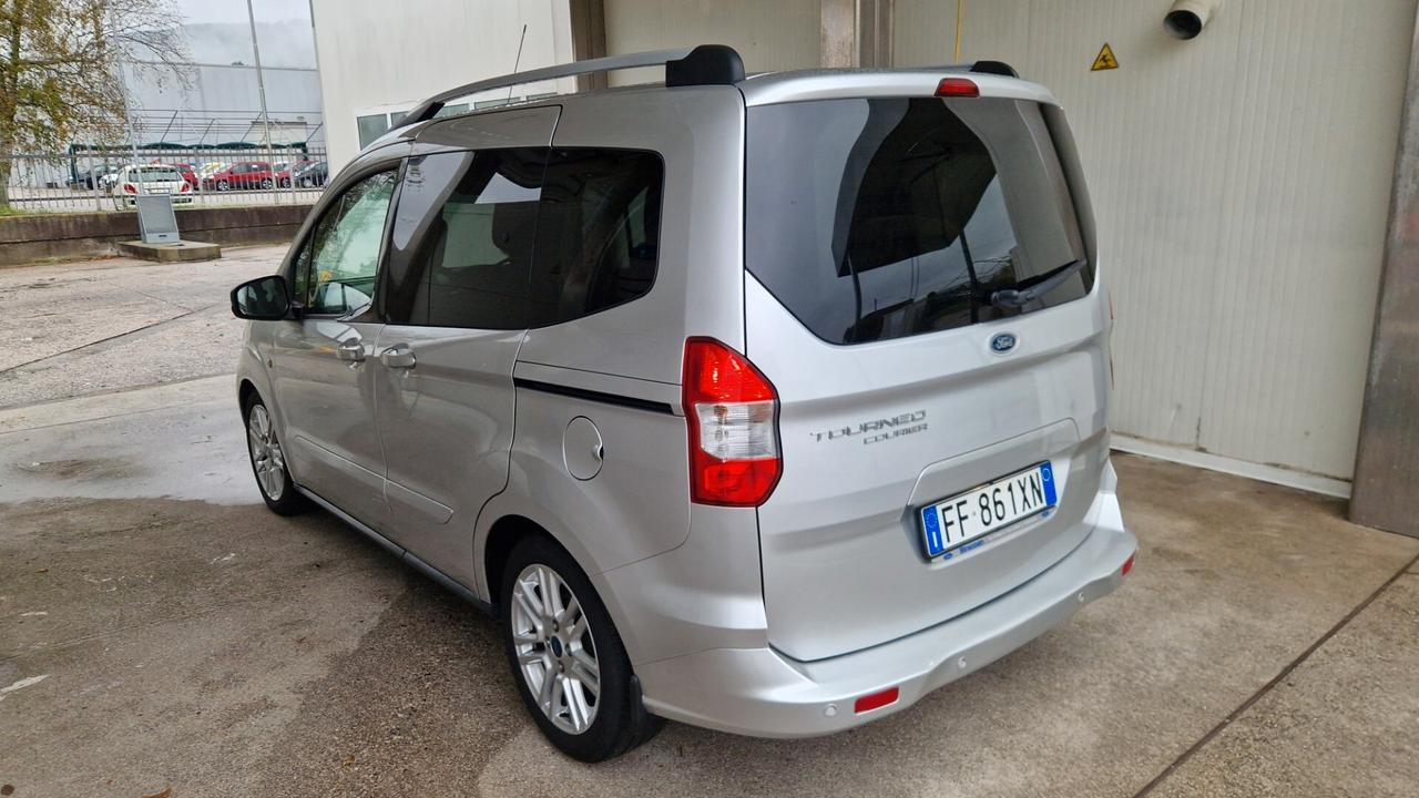 Ford Tourneo Courier 1.5 TDCI 95 CV Titanium