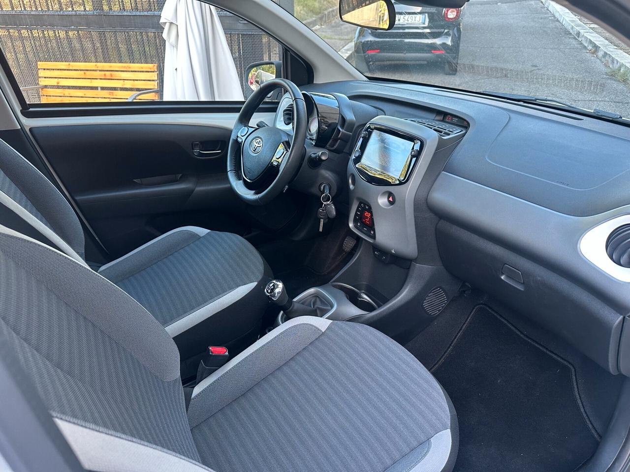Toyota Aygo Connect 1.0 5p. X-play 06/20 KM.2930