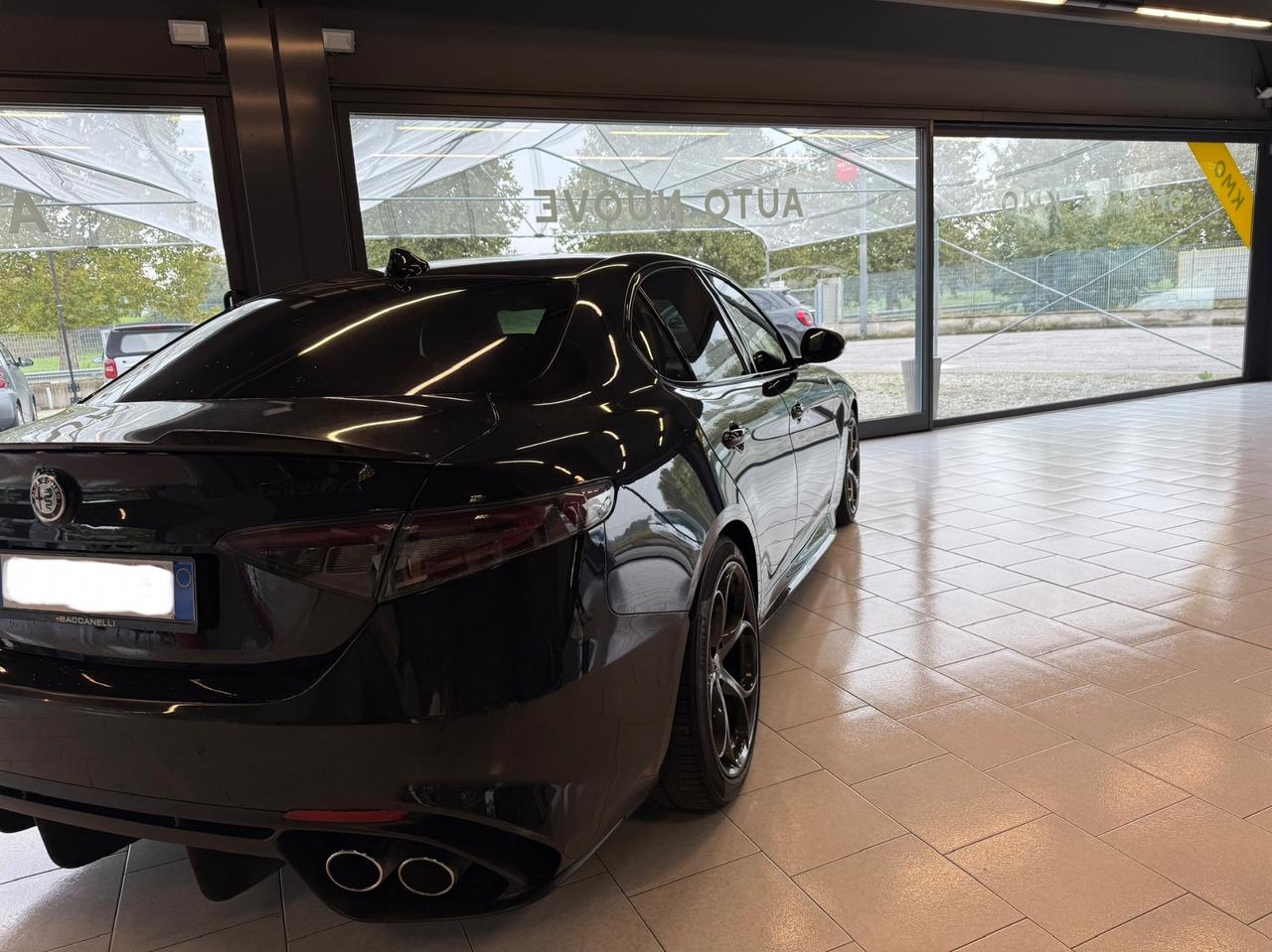 Alfa Romeo Giulia 2.9 V6 Bi-Turbo AT8 Quadrifoglio pack carbonio