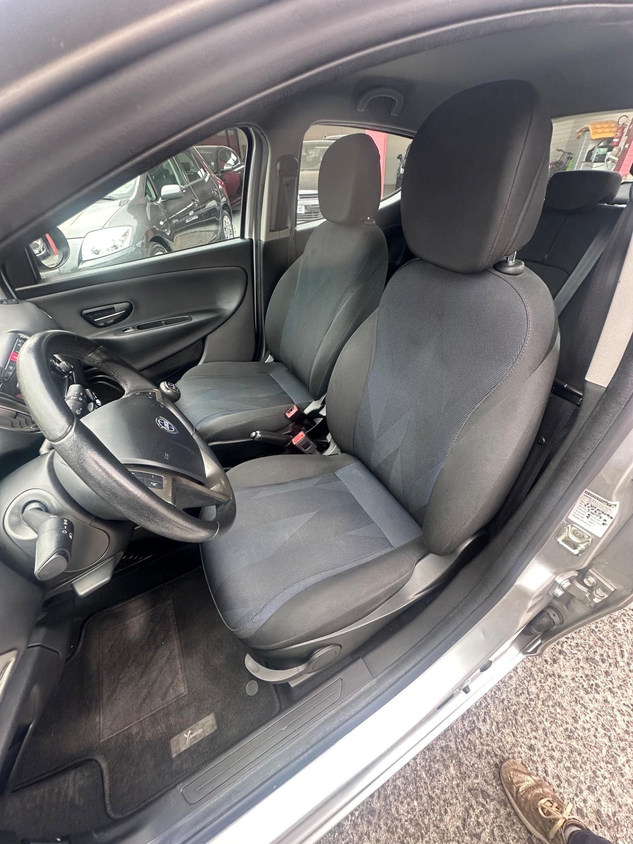 Lancia Ypsilon 1.2 69 CV 5 porte GPL Platinum