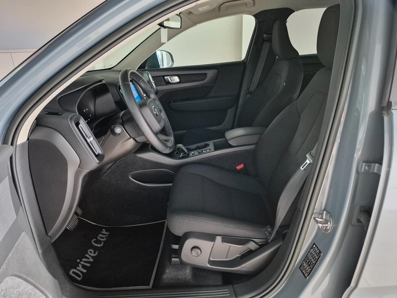 Volvo XC40 B3 2.0 HYBRID ESSENTIAL AUTOMATICA LED NAVI APPLE CAR PLAY/ANDROID AUTO RETROCAMERA C.18 KEYLESS VETRI PRIVACY