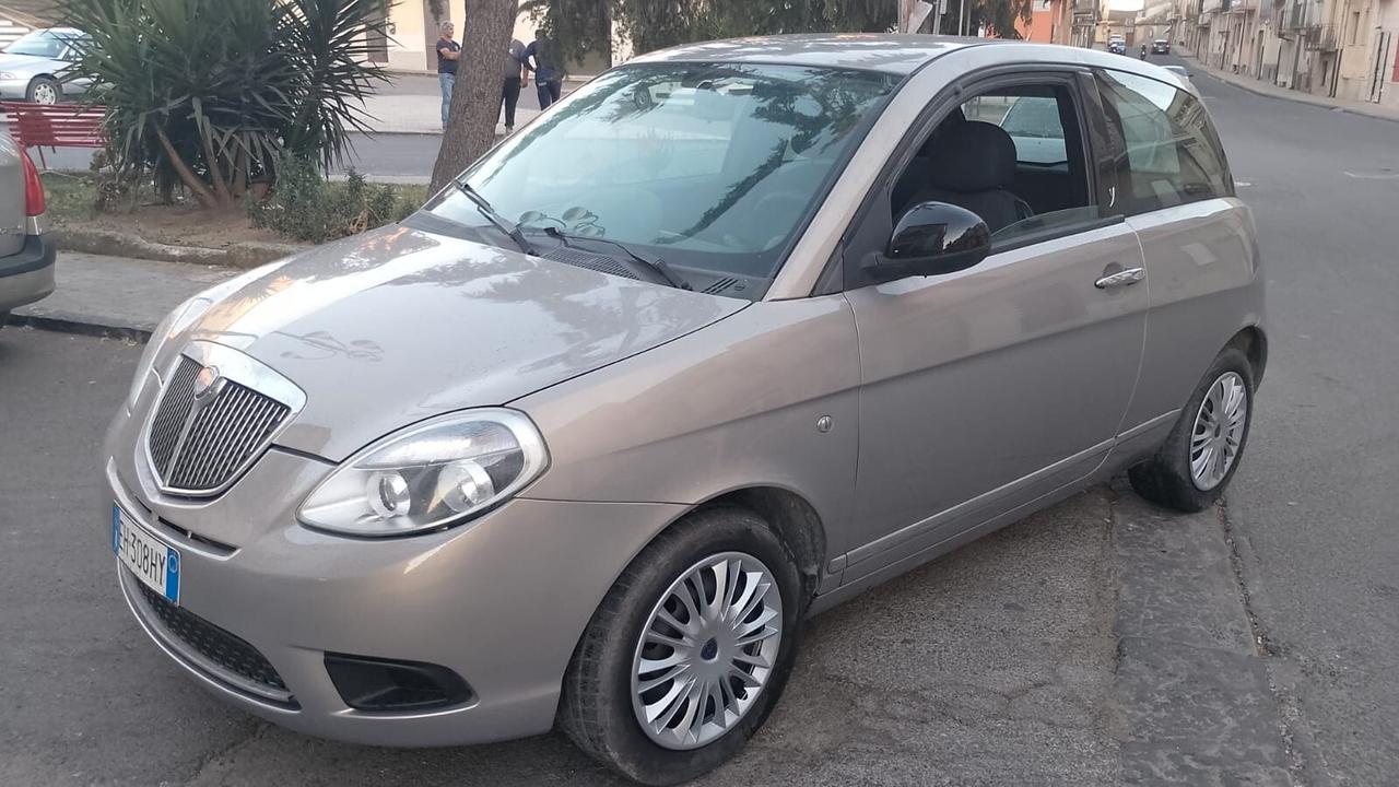 Lancia Ypsilon 1.2 - 2011
