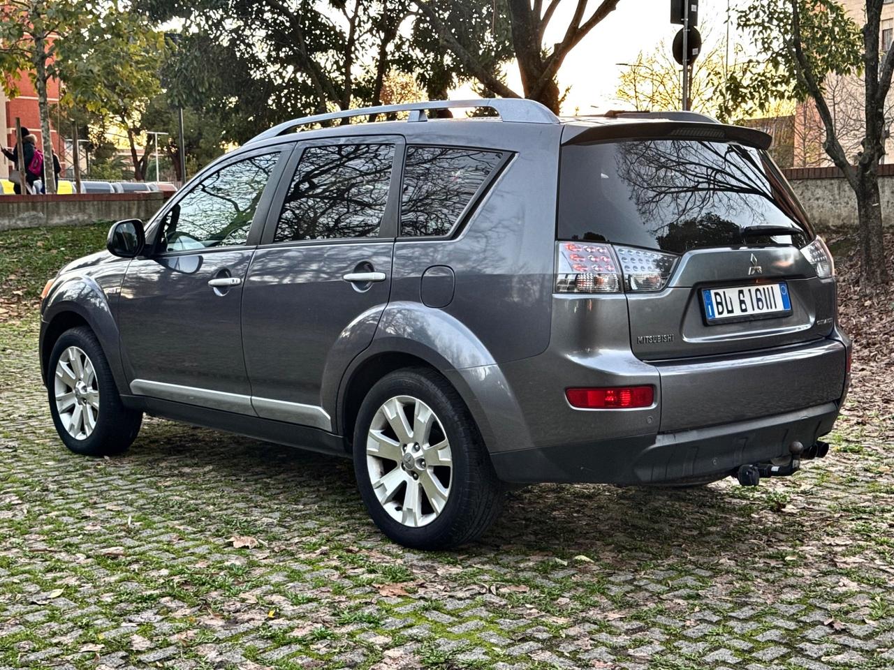 Mitsubishi Outlander 2.0 DI-D Instyle 7 p.ti DPF 2007 4x4