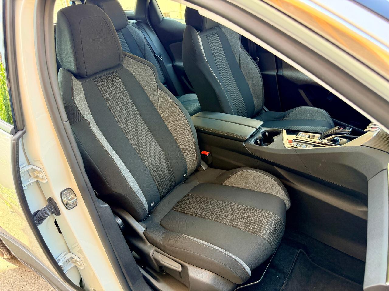 Peugeot 3008 1.5 DIESEL CAMBIO AUTOMATICO BlueHDi EAT8 Allure Pack