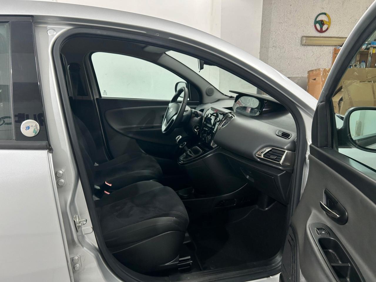 Lancia Ypsilon 1.2 69 CV 5 porte GPL Ecochic Gold