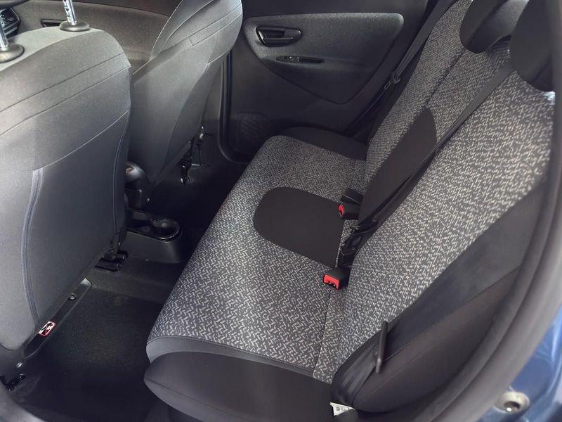 Lancia Ypsilon Ypsilon 5p 1.0 hybrid 70cv 6m Silver Plus