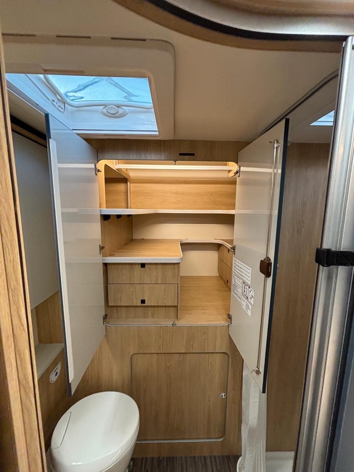Ci International Horon 30 XT camper