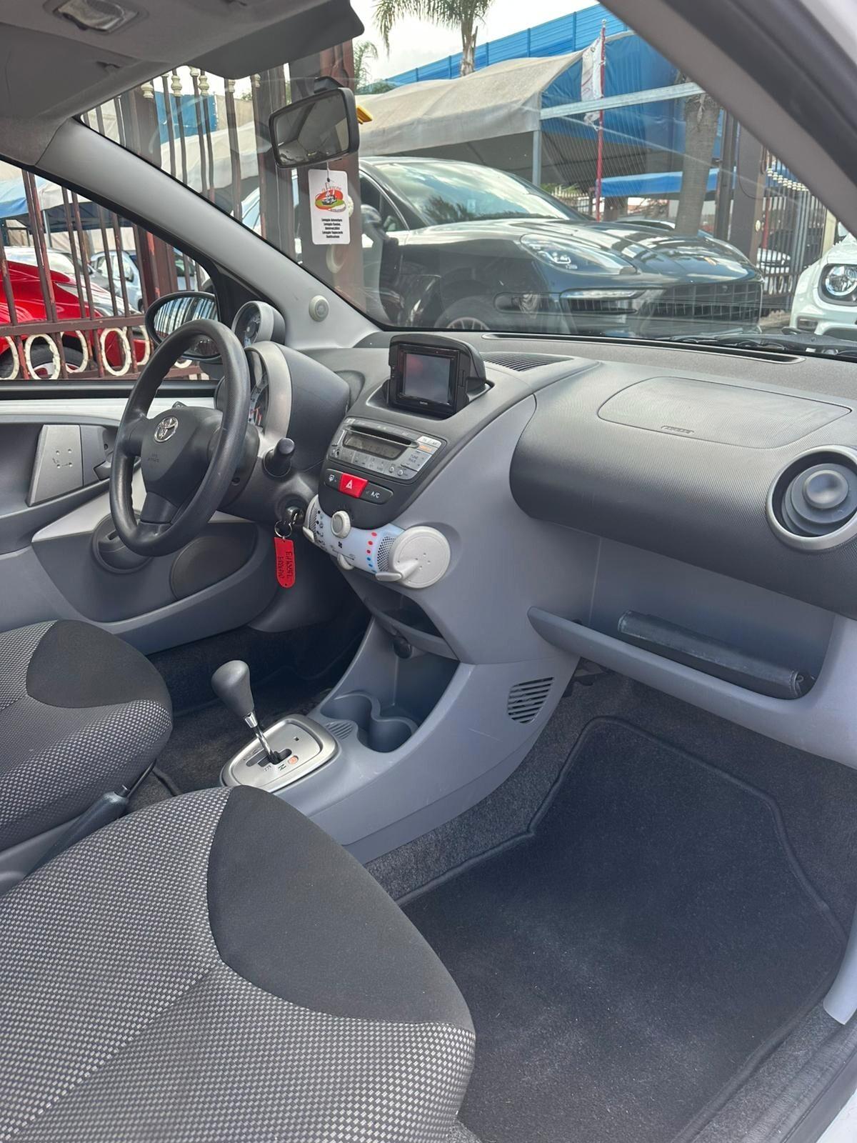 Toyota Aygo 1.0 12V VVT-i 5 porte Deep Ocean Connect