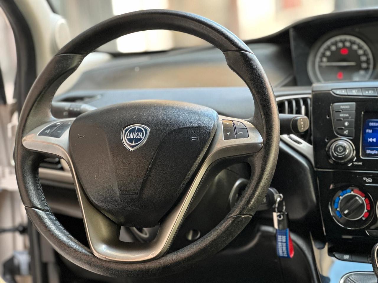 Lancia Ypsilon 1.2 69CV 5 porte Gold