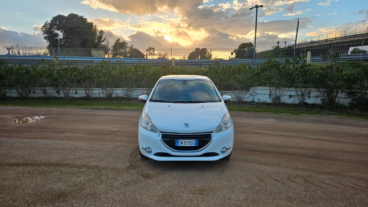 Peugeot 208 1.4 HDi 68 CV 5 porte Allure