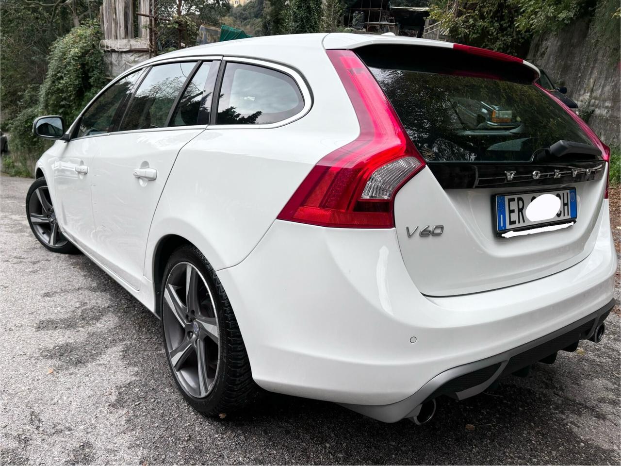 Volvo V60 D3 R-design Kinetic