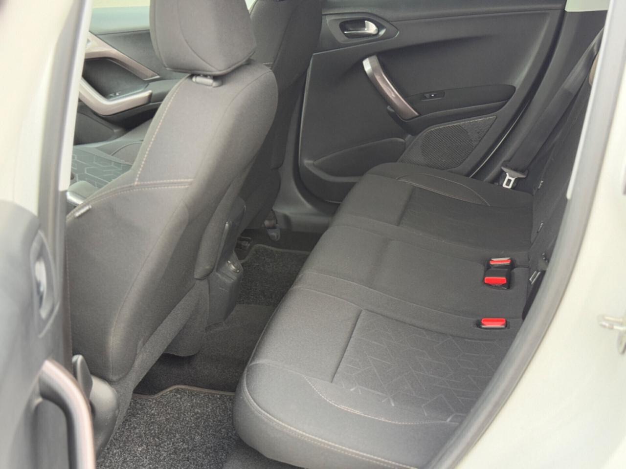 Peugeot 2008 PureTech 82cv GT LINE