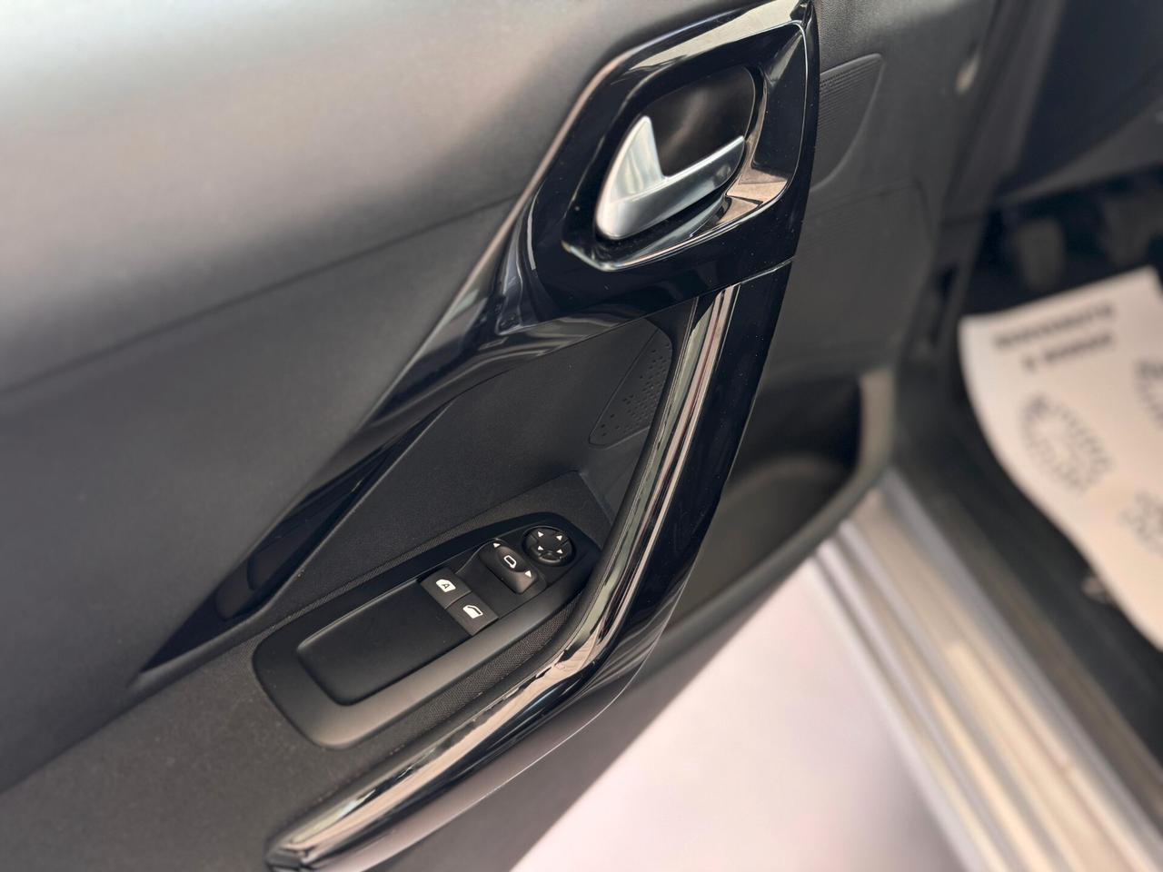 Peugeot 208 PureTech 82 Stop&Start 5 porte Allure