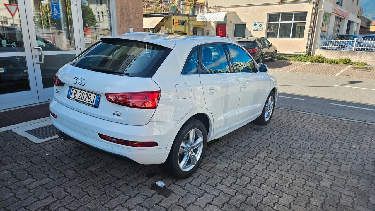 Audi Q3 2.0 tdi Sport quattro 150cv TETTO-NAVY-LED