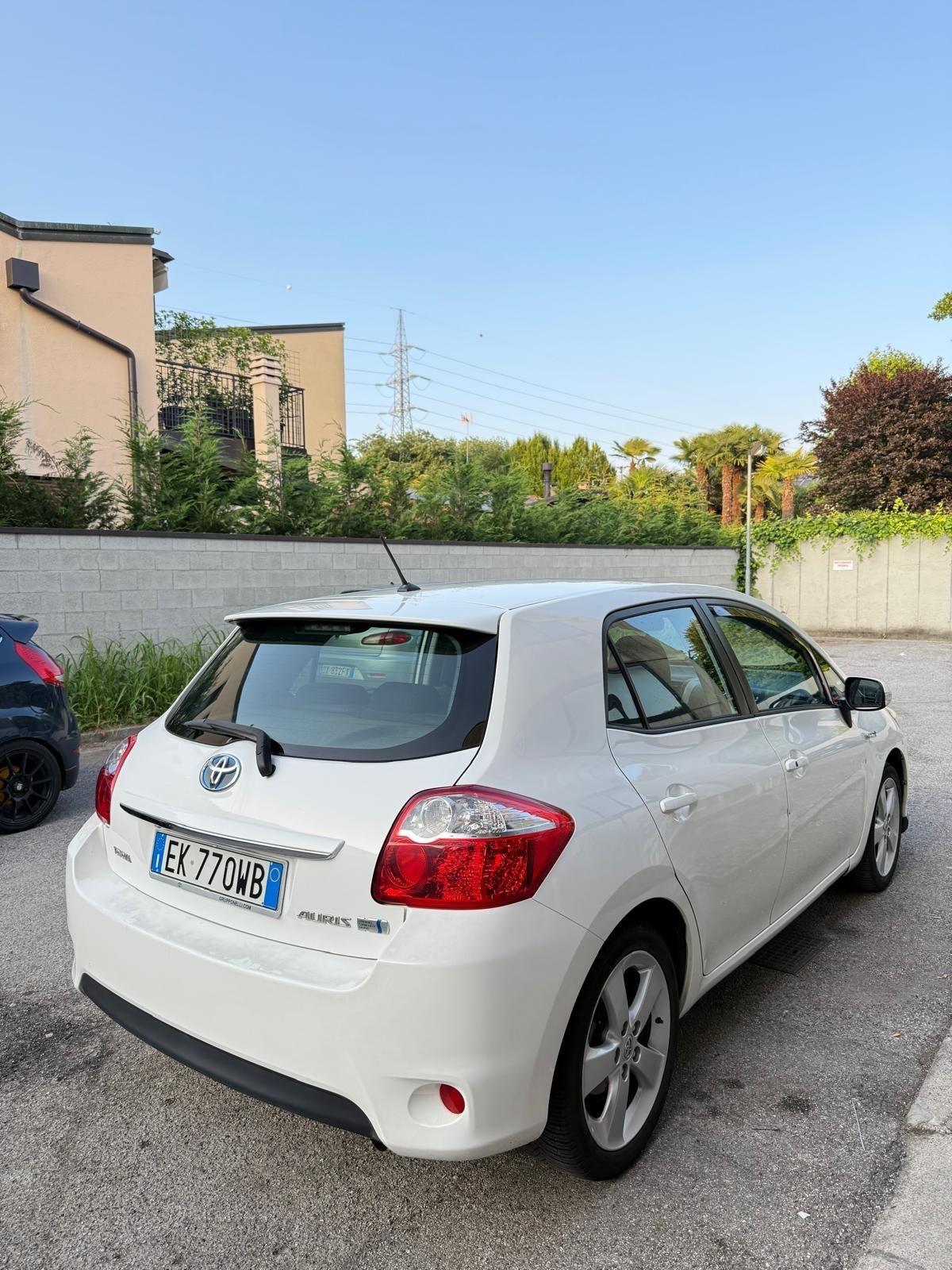 Toyota Auris 1.8 Hybrid 5 porte