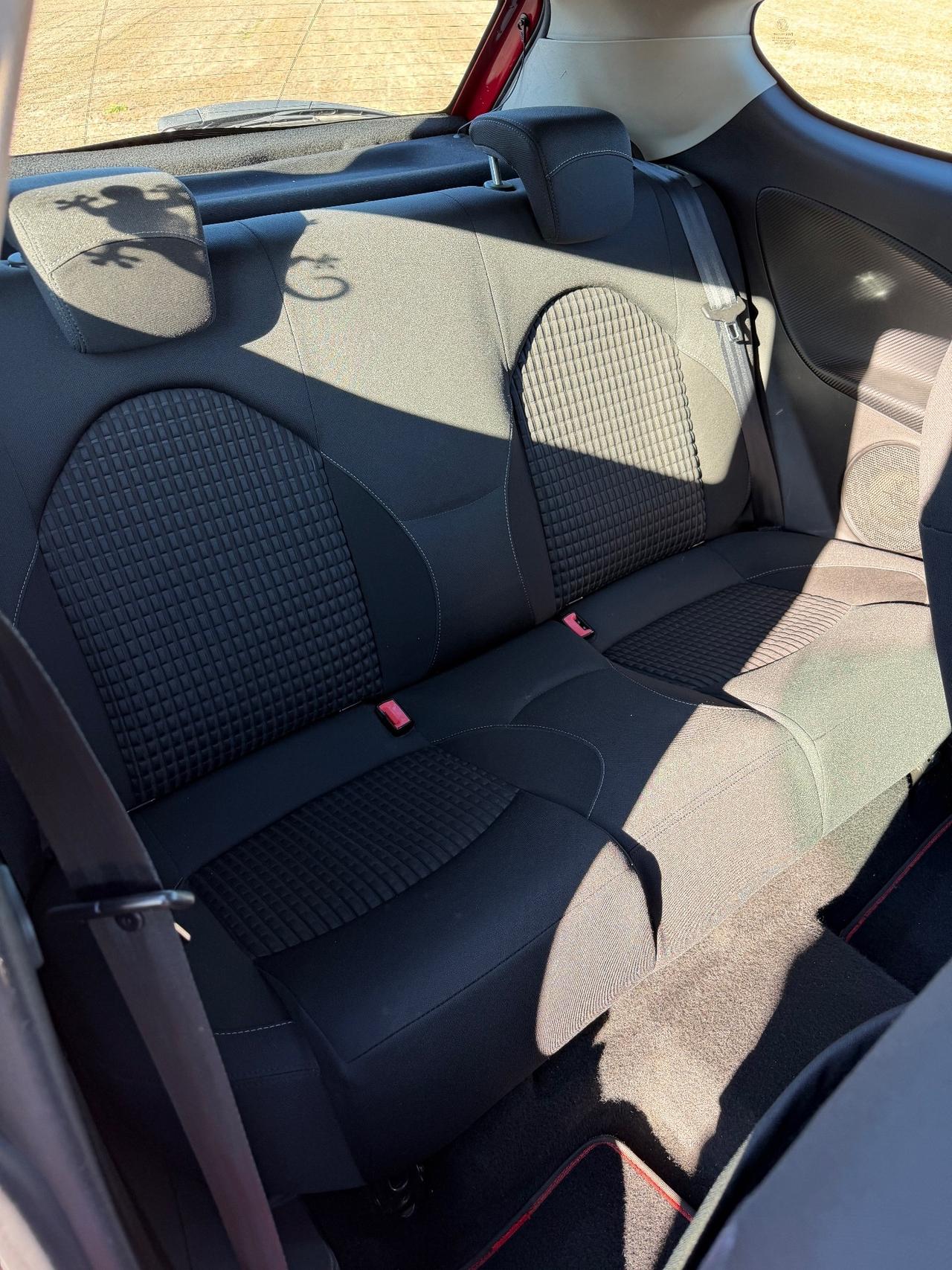 Alfa Romeo MiTo 1.6 JTDm 16V Distinctive Sport Pack