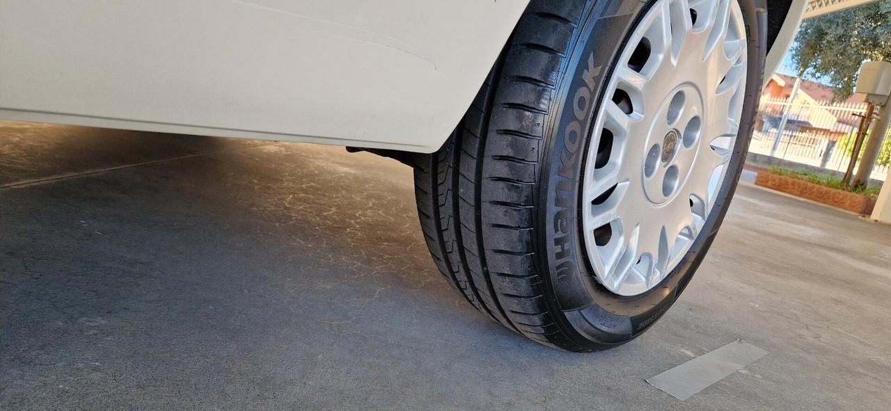 Lancia Ypsilon 1.2 Oro Plus