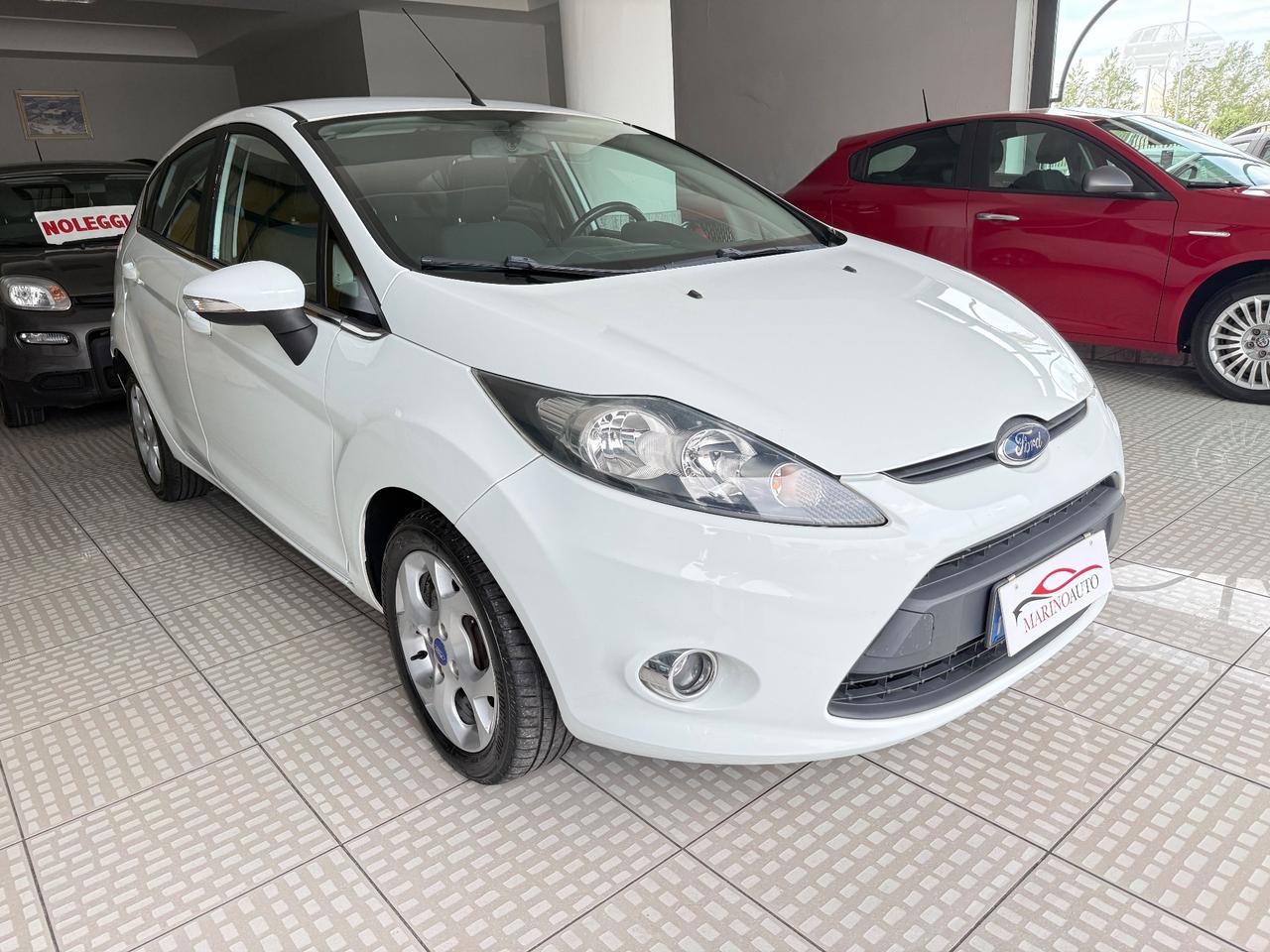 Ford Fiesta 1.4 16V 5p. Bz.- GPL Titanium Bs.