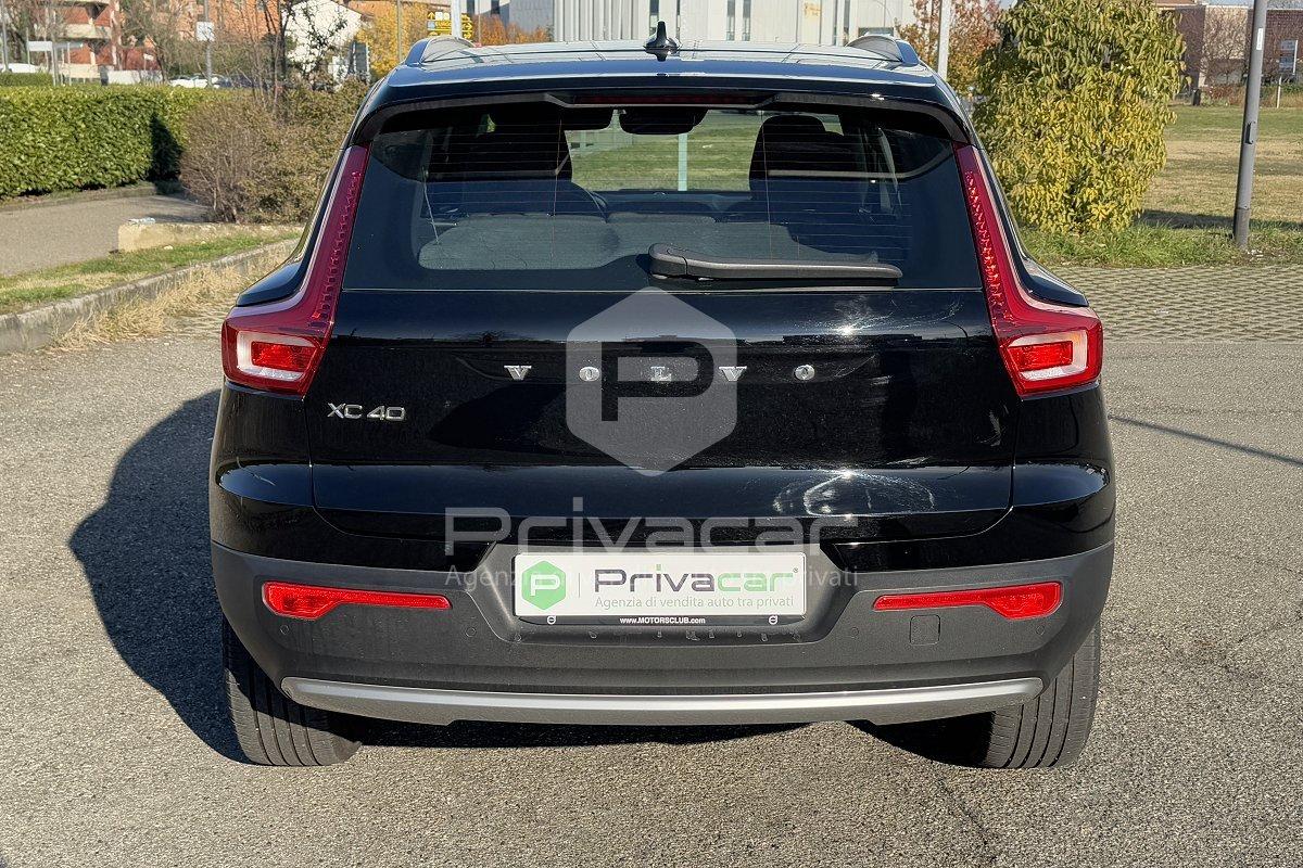VOLVO XC40 T2 Momentum Pro
