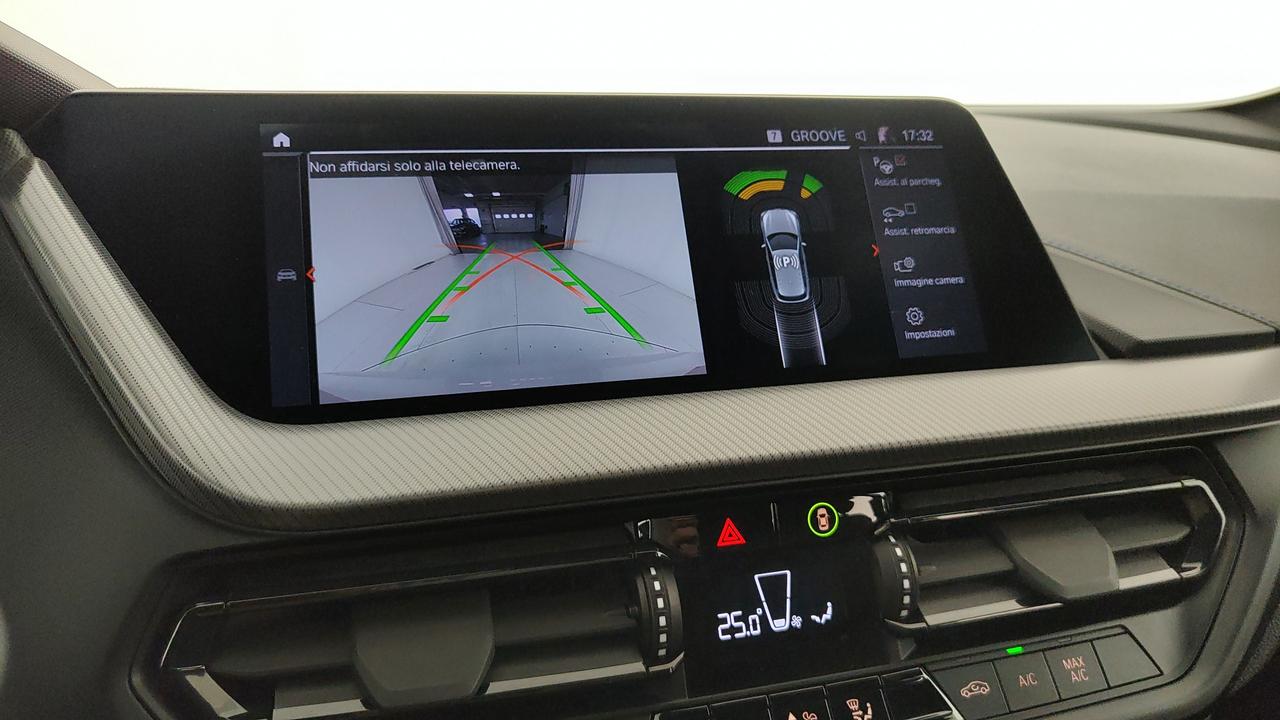 BMW Serie 1 F40 - 118d Msport auto