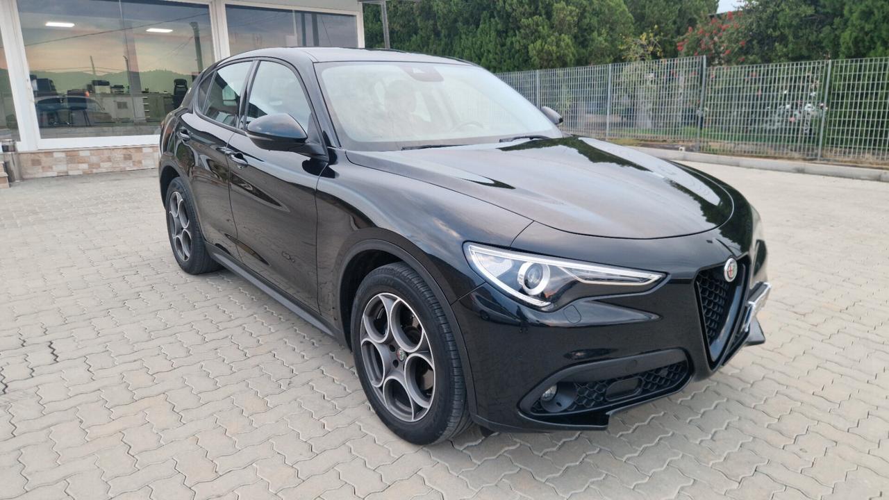 Alfa Romeo Stelvio 2.2 Turbodiesel 190 CV AT8 Sprint Black edition