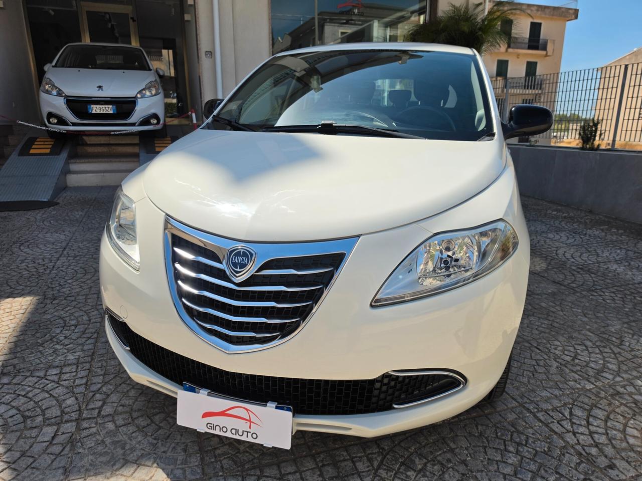 Lancia Ypsilon 1.2 69 CV 5 porte S&S Silver
