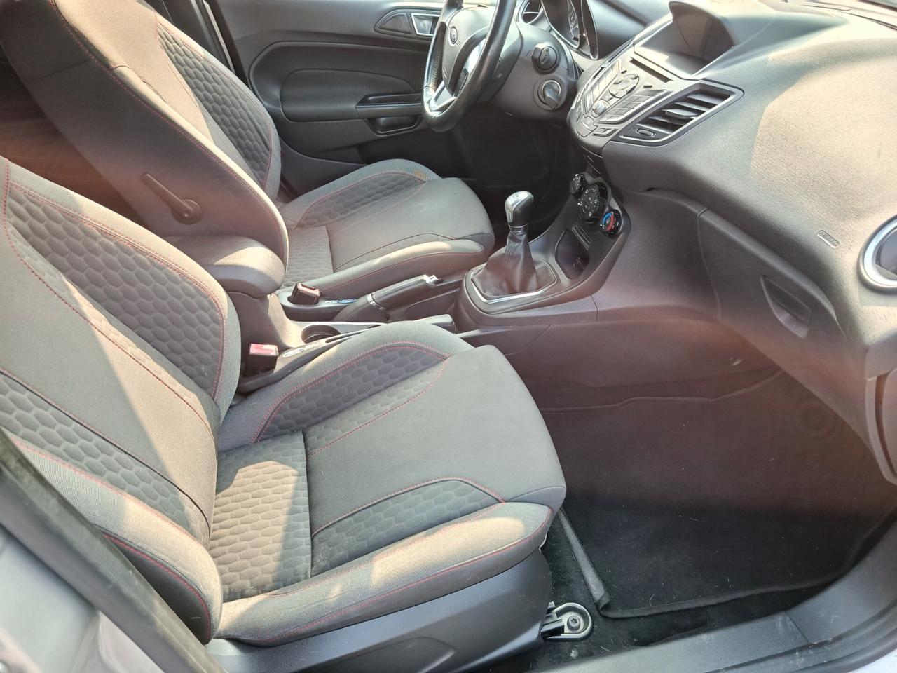 Ford Fiesta 1.5 TDCi 75CV 5 porte ST-Line