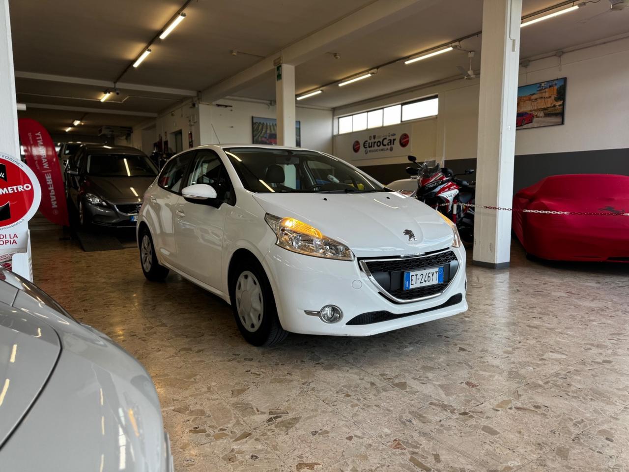 Peugeot 208 1.4 HDi 68 CV 12/2013 Neopatentati Euro 5B