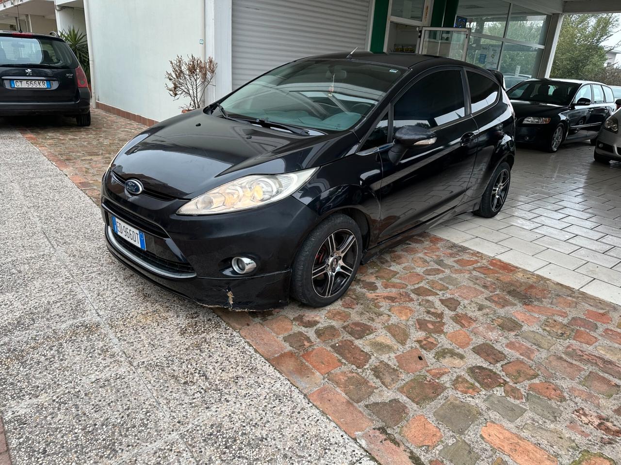 Ford Fiesta 1.4 TDCi NEOPATENTATI (12 RATE)