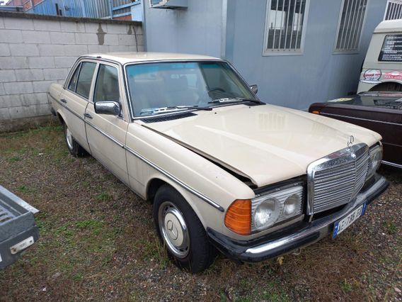 MERCEDES Altri Modelli 200