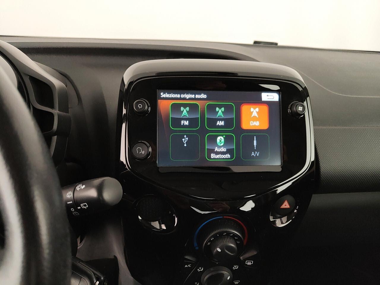 Citroen C1 VTi 72 S&S 5 porte Shine