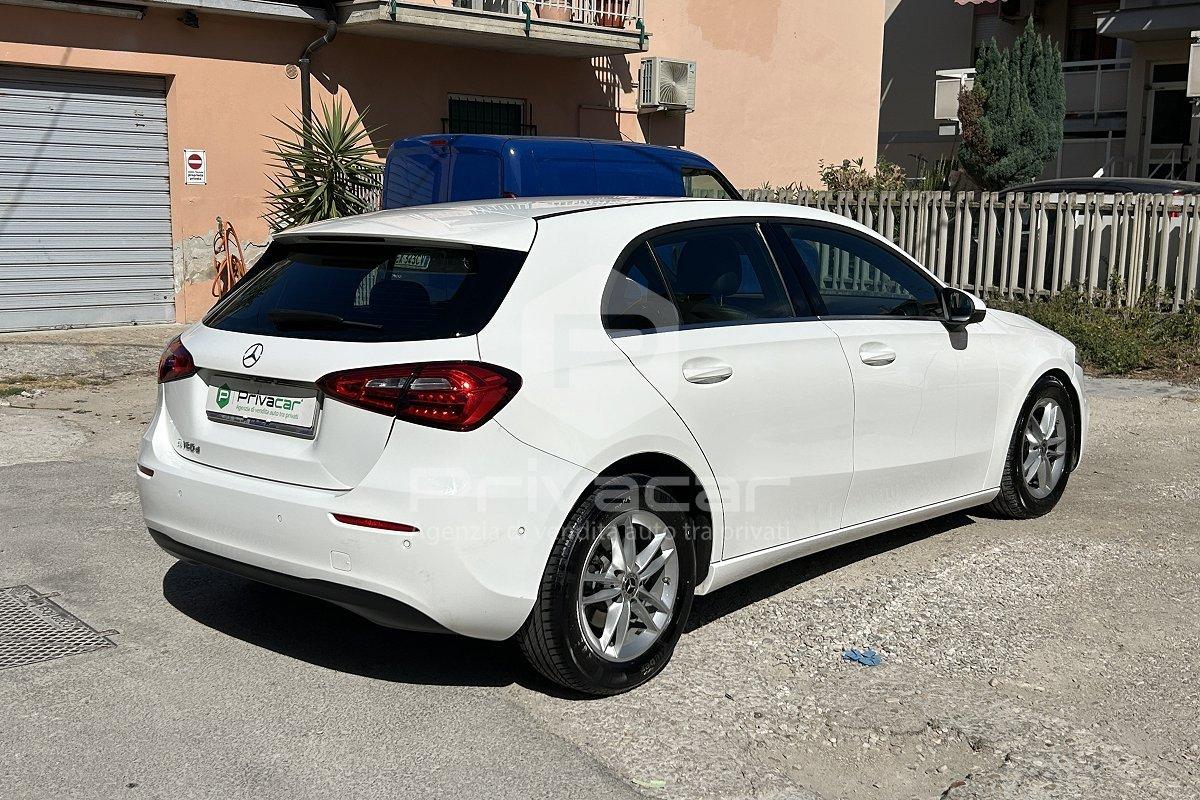 MERCEDES A 180 d Automatic Business