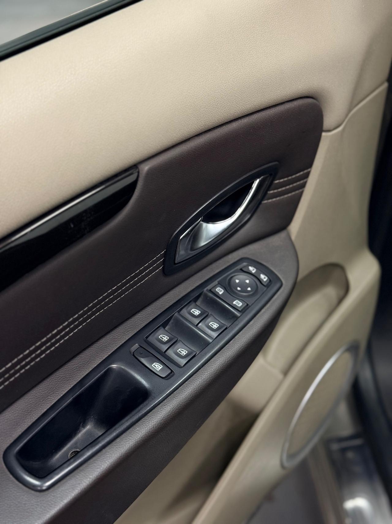 Renault Scenic X-Mod 1.5 dCi 110CV Luxe 01/2010 euro 5 NEOPATENTATI