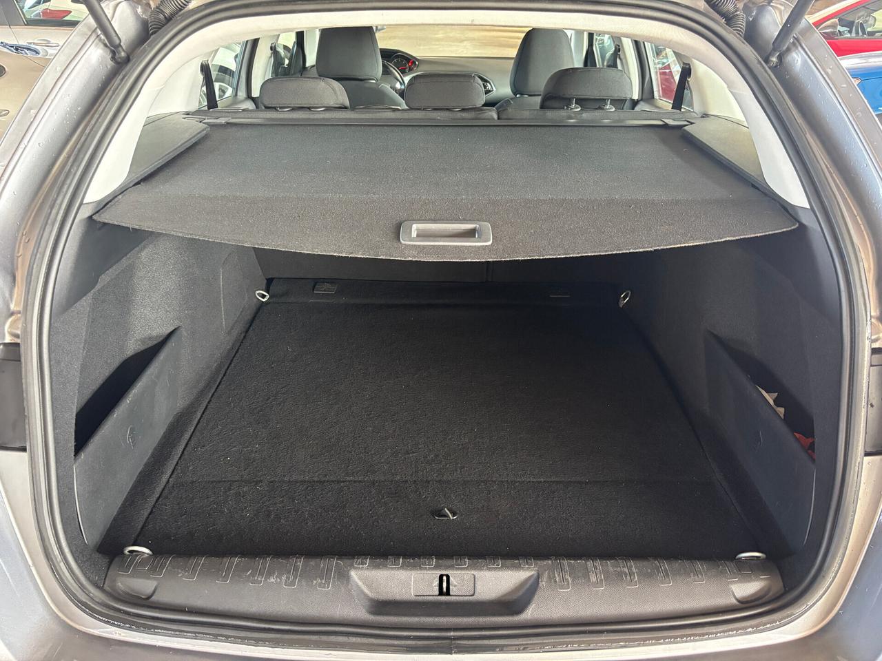 Peugeot 308 BlueHDi 130 S&S Business