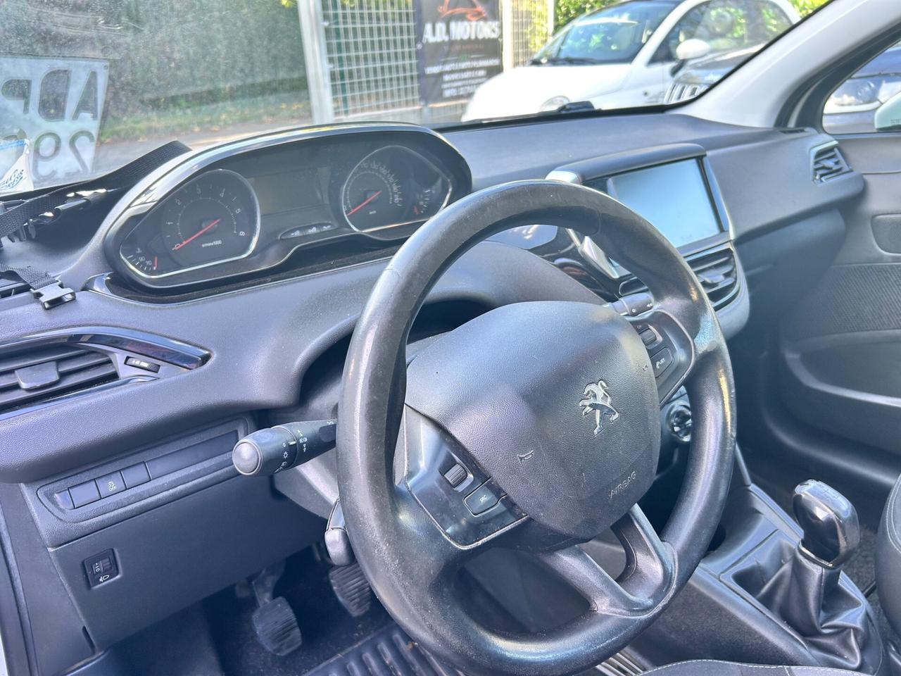 Peugeot 208 1.4 HDi 68 CV 5 porte Allure