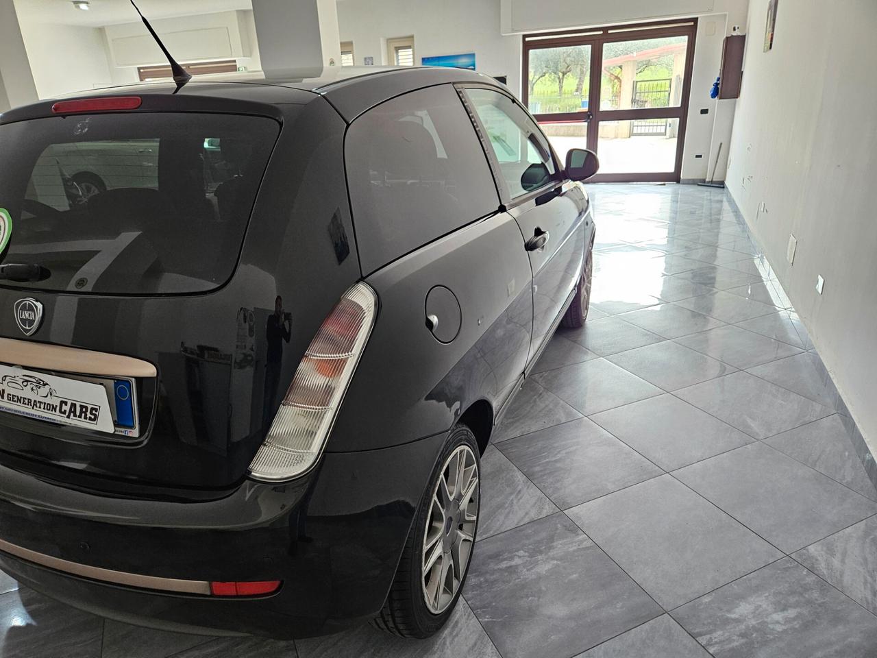 Lancia Ypsilon 1.3 MJT 90 CV MomoDesign