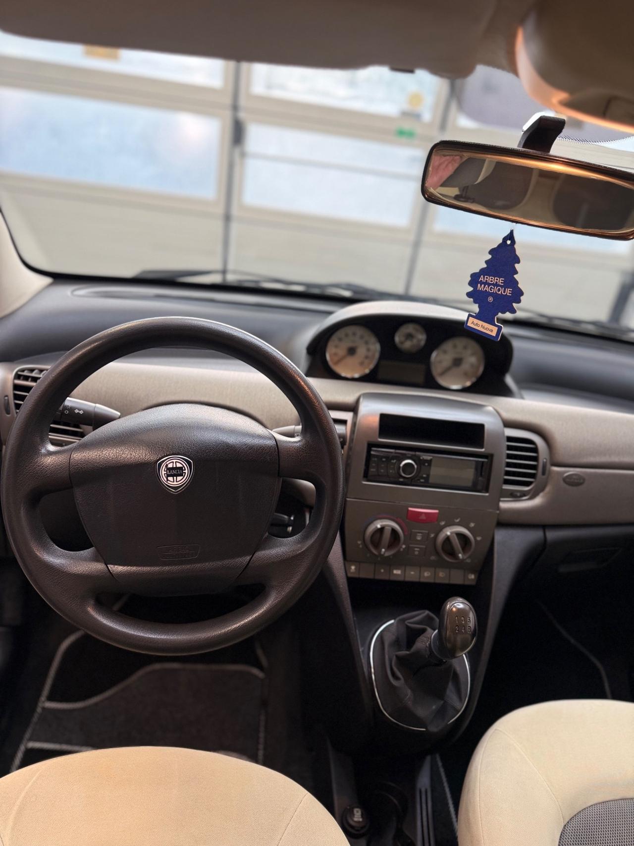 Lancia Ypsilon 1.2