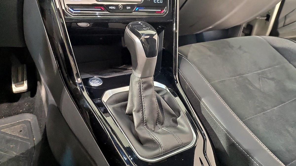 VOLKSWAGEN T-Roc 1.5 Tsi Act Dsg R-Line