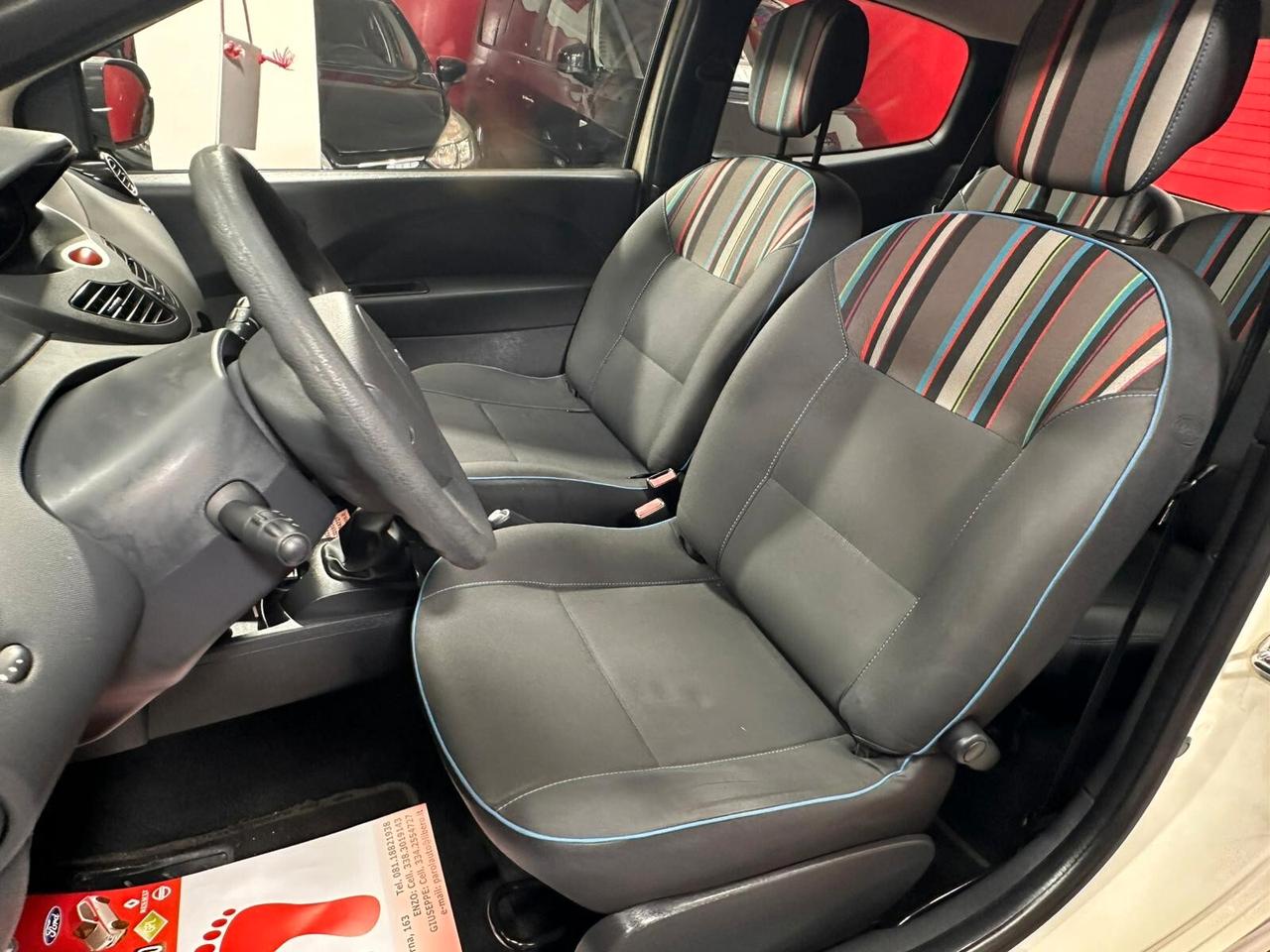 Renault Twingo 1.2 75cv Live - 2013