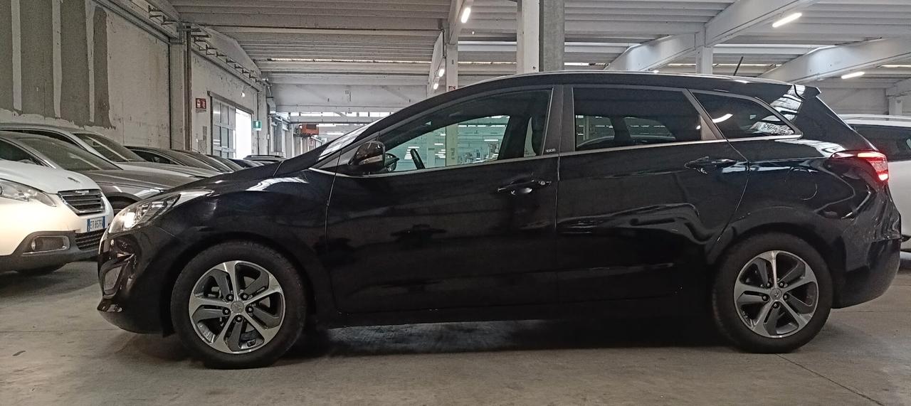 Hyundai i30 Wagon 1.6 CRDi SOLO 120MILA KM!!!!!!!!