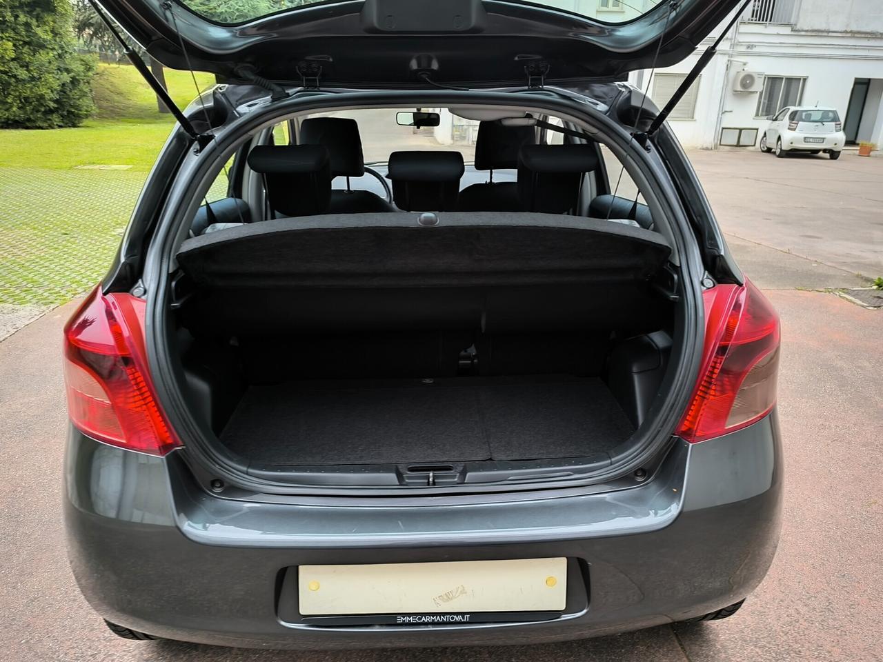 Toyota Yaris 1.0 5 porte Sol