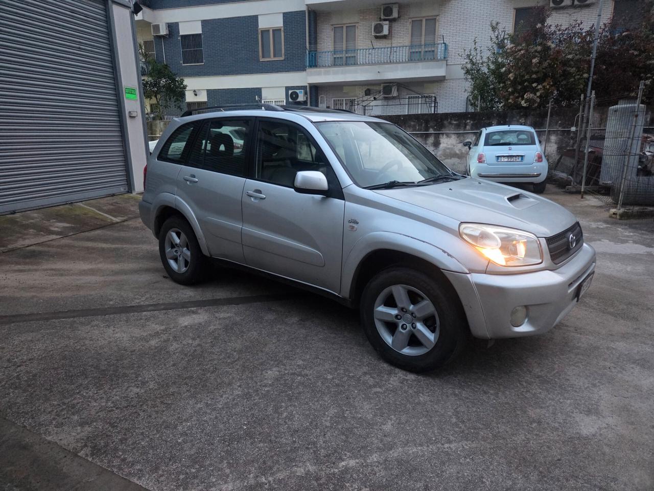 Toyota RAV 4 RAV4 2.0 Tdi D-4D cat 5 porte Sol
