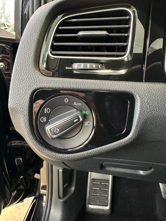 VOLKSWAGEN Golf GTI Performance 2.0 DSG -19"-Camera-DYnaudio-Keyless